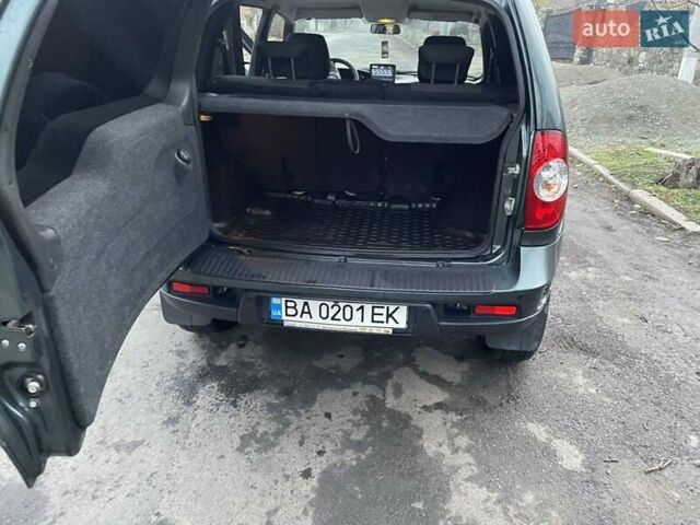 Зеленый Шевроле Нива, объемом двигателя 1.69 л и пробегом 80 тыс. км за 9000 $, фото 10 на Automoto.ua
