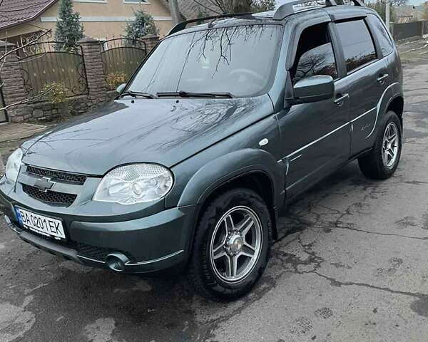 Зеленый Шевроле Нива, объемом двигателя 1.69 л и пробегом 80 тыс. км за 9000 $, фото 8 на Automoto.ua