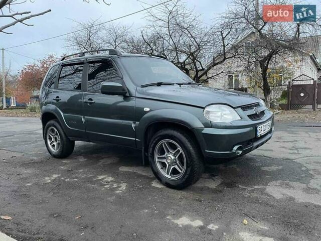 Зеленый Шевроле Нива, объемом двигателя 1.69 л и пробегом 80 тыс. км за 9000 $, фото 9 на Automoto.ua