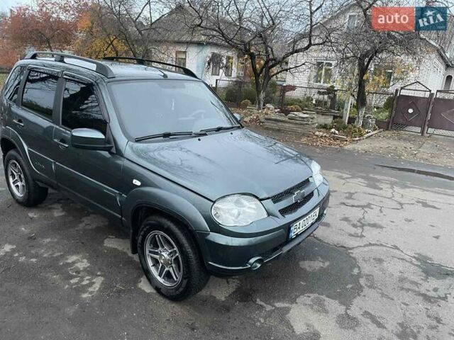 Зеленый Шевроле Нива, объемом двигателя 1.69 л и пробегом 80 тыс. км за 9000 $, фото 6 на Automoto.ua