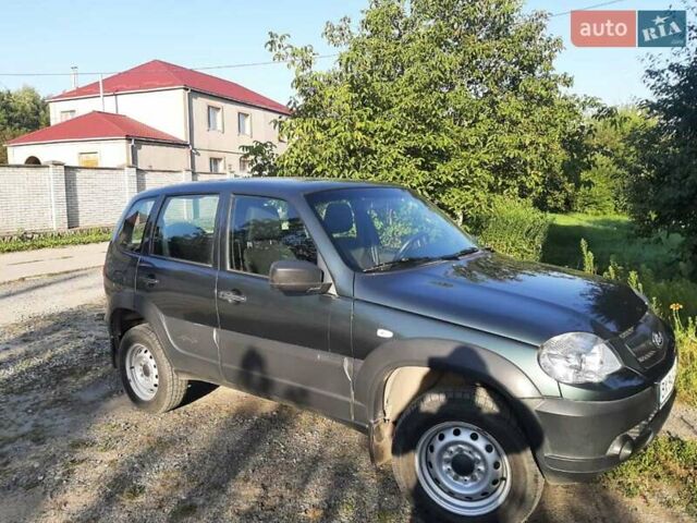 Зеленый Шевроле Нива, объемом двигателя 1.69 л и пробегом 30 тыс. км за 9500 $, фото 3 на Automoto.ua