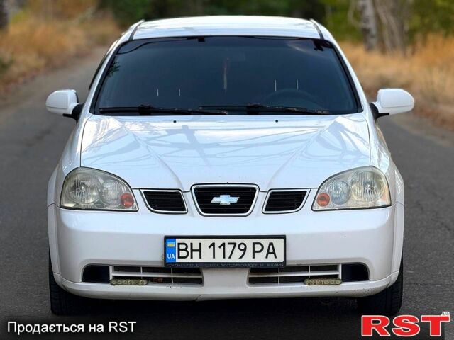 Белый Шевроле Нубира, объемом двигателя 1.8 л и пробегом 290 тыс. км за 2900 $, фото 4 на Automoto.ua