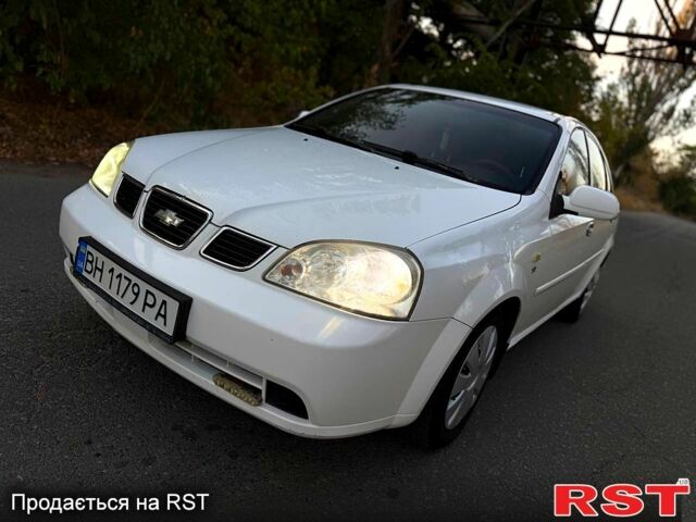 Белый Шевроле Нубира, объемом двигателя 1.8 л и пробегом 290 тыс. км за 2900 $, фото 1 на Automoto.ua