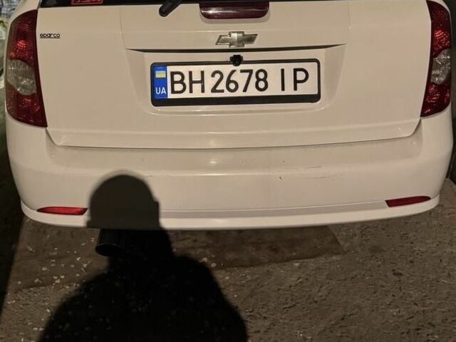 Белый Шевроле Нубира, объемом двигателя 1.6 л и пробегом 158 тыс. км за 6000 $, фото 2 на Automoto.ua