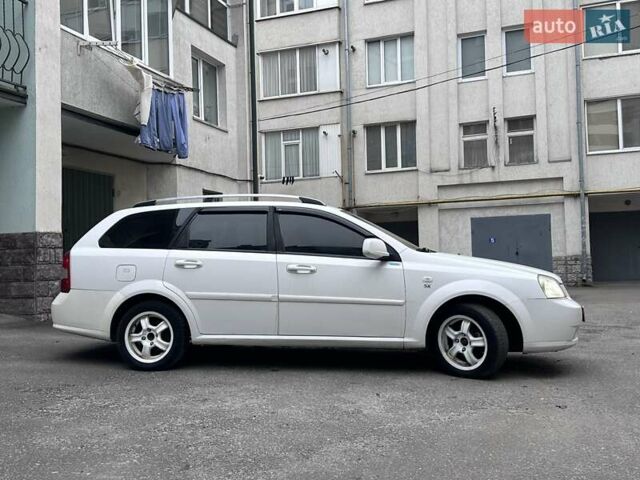 Белый Шевроле Нубира, объемом двигателя 1.6 л и пробегом 275 тыс. км за 3999 $, фото 6 на Automoto.ua