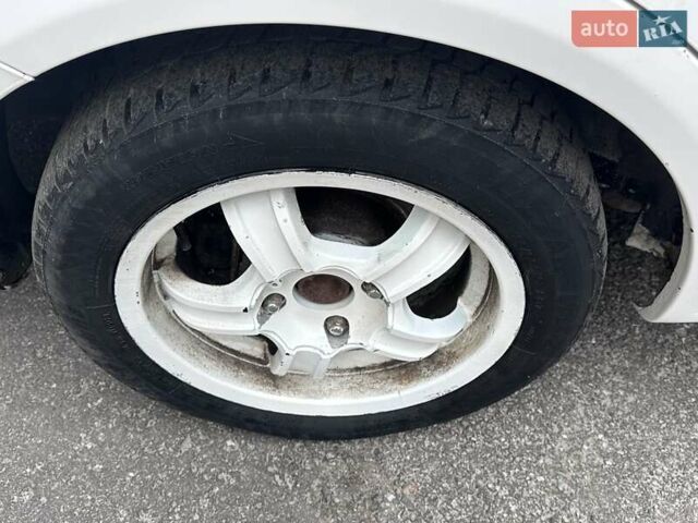 Белый Шевроле Нубира, объемом двигателя 1.6 л и пробегом 275 тыс. км за 3999 $, фото 24 на Automoto.ua