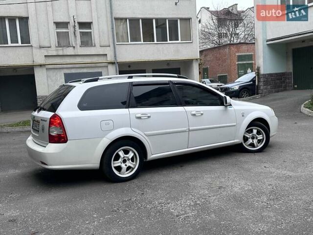 Белый Шевроле Нубира, объемом двигателя 1.6 л и пробегом 275 тыс. км за 3999 $, фото 7 на Automoto.ua