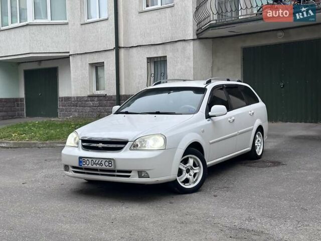 Белый Шевроле Нубира, объемом двигателя 1.6 л и пробегом 275 тыс. км за 3999 $, фото 2 на Automoto.ua