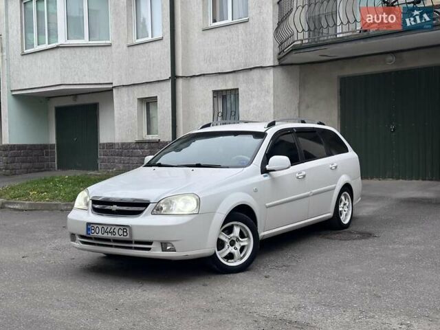 Белый Шевроле Нубира, объемом двигателя 1.6 л и пробегом 275 тыс. км за 3999 $, фото 1 на Automoto.ua