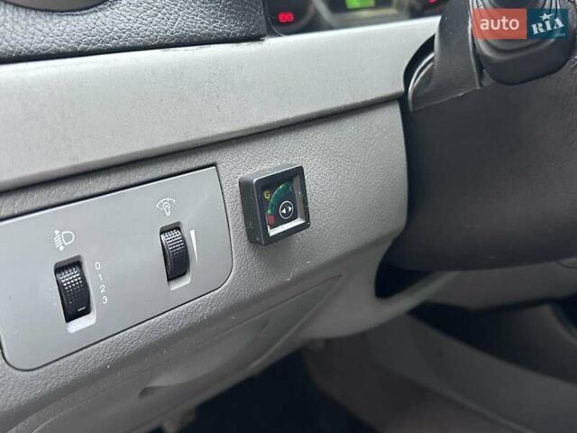 Белый Шевроле Нубира, объемом двигателя 1.6 л и пробегом 275 тыс. км за 3999 $, фото 31 на Automoto.ua