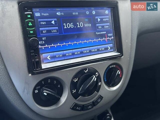 Белый Шевроле Нубира, объемом двигателя 1.6 л и пробегом 275 тыс. км за 3999 $, фото 34 на Automoto.ua