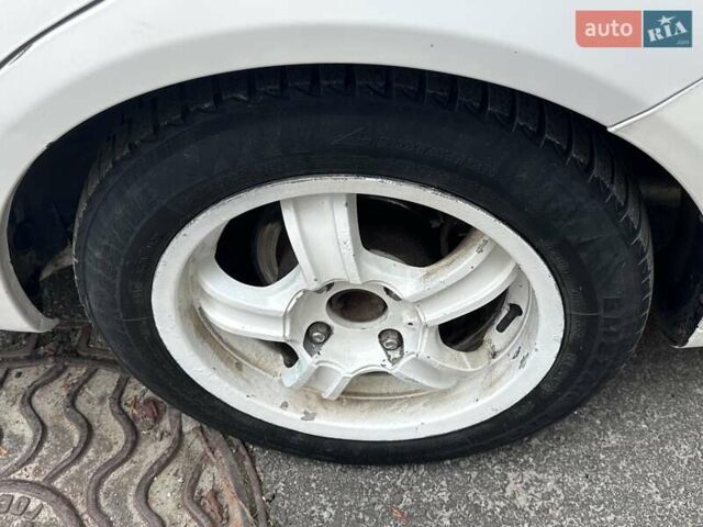 Белый Шевроле Нубира, объемом двигателя 1.6 л и пробегом 275 тыс. км за 3999 $, фото 25 на Automoto.ua