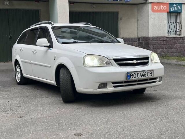 Белый Шевроле Нубира, объемом двигателя 1.6 л и пробегом 275 тыс. км за 3999 $, фото 4 на Automoto.ua