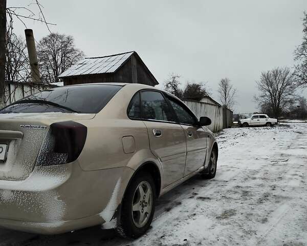 Бежевый Шевроле Нубира, объемом двигателя 1.6 л и пробегом 300 тыс. км за 4100 $, фото 5 на Automoto.ua