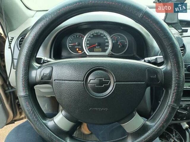Бежевий Шевроле Нубіра, об'ємом двигуна 1.6 л та пробігом 347 тис. км за 4700 $, фото 8 на Automoto.ua
