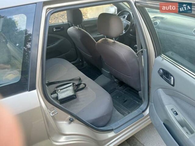 Бежевый Шевроле Нубира, объемом двигателя 1.8 л и пробегом 280 тыс. км за 2950 $, фото 11 на Automoto.ua