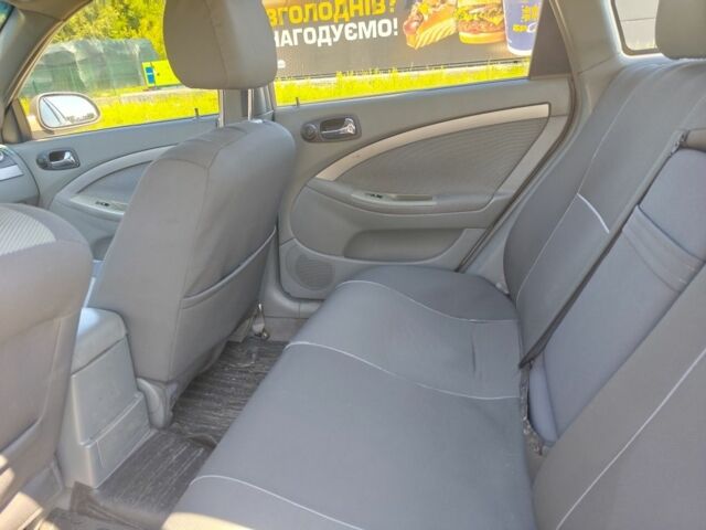 Бежевый Шевроле Нубира, объемом двигателя 1.8 л и пробегом 395 тыс. км за 4700 $, фото 4 на Automoto.ua