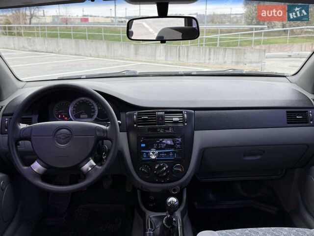 Черный Шевроле Нубира, объемом двигателя 1.8 л и пробегом 171 тыс. км за 4300 $, фото 17 на Automoto.ua