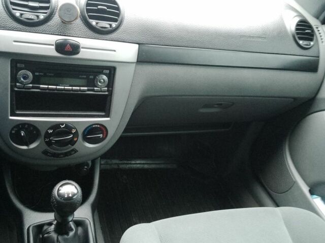 Черный Шевроле Нубира, объемом двигателя 1.8 л и пробегом 240 тыс. км за 4500 $, фото 10 на Automoto.ua