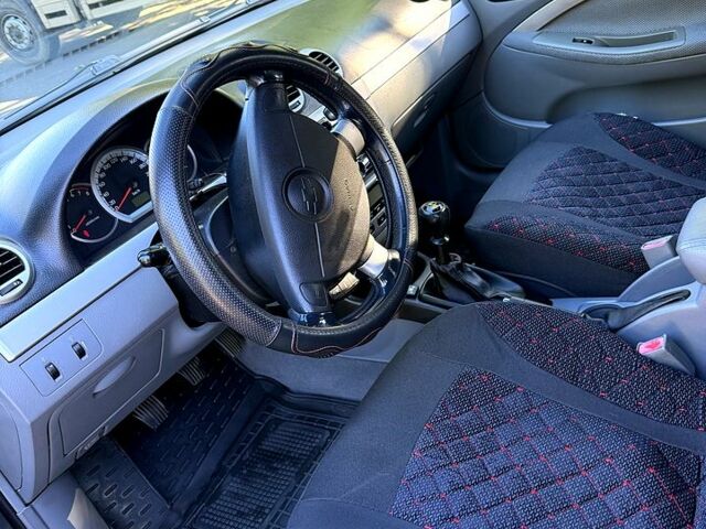 Черный Шевроле Нубира, объемом двигателя 1.8 л и пробегом 169 тыс. км за 4800 $, фото 4 на Automoto.ua