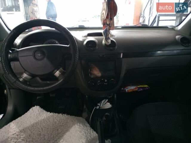 Черный Шевроле Нубира, объемом двигателя 1.6 л и пробегом 300 тыс. км за 4200 $, фото 6 на Automoto.ua