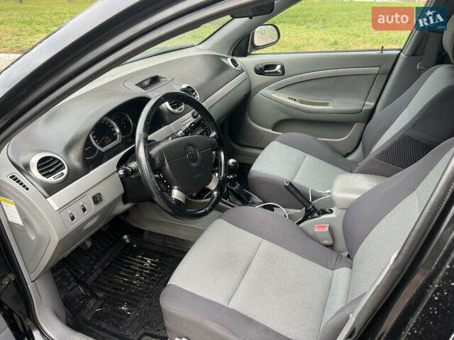 Черный Шевроле Нубира, объемом двигателя 1.8 л и пробегом 185 тыс. км за 4700 $, фото 22 на Automoto.ua