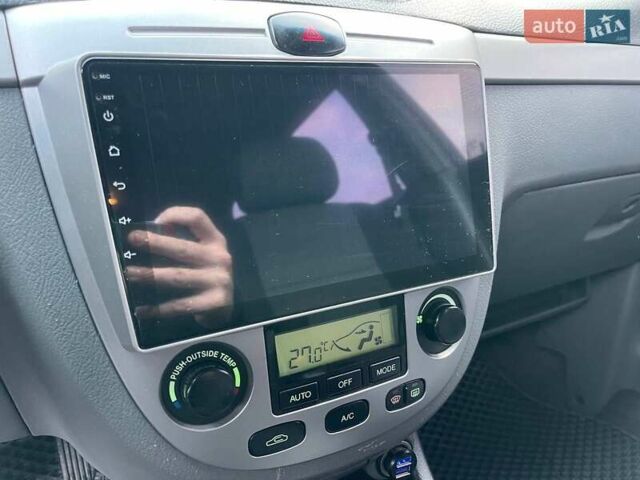 Черный Шевроле Нубира, объемом двигателя 1.8 л и пробегом 233 тыс. км за 5490 $, фото 20 на Automoto.ua