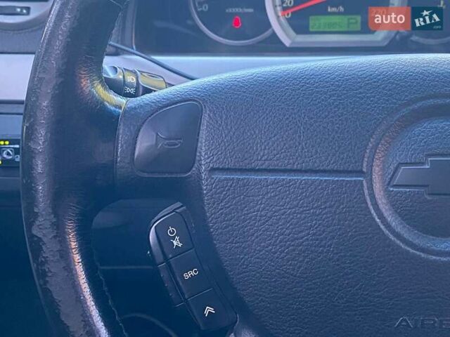 Черный Шевроле Нубира, объемом двигателя 1.8 л и пробегом 233 тыс. км за 5990 $, фото 22 на Automoto.ua