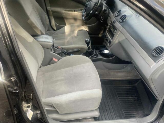 Черный Шевроле Нубира, объемом двигателя 1.6 л и пробегом 300 тыс. км за 2700 $, фото 4 на Automoto.ua