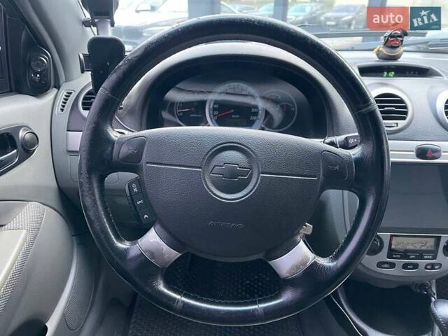 Черный Шевроле Нубира, объемом двигателя 1.8 л и пробегом 233 тыс. км за 5490 $, фото 14 на Automoto.ua