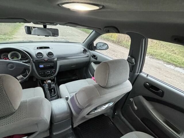 Черный Шевроле Нубира, объемом двигателя 2 л и пробегом 245 тыс. км за 5100 $, фото 5 на Automoto.ua