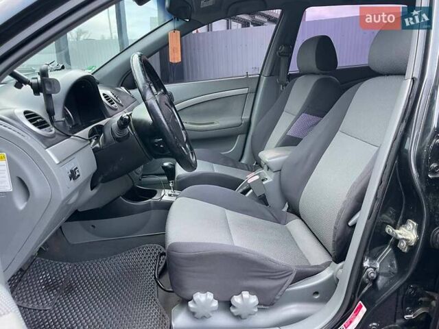 Черный Шевроле Нубира, объемом двигателя 1.8 л и пробегом 233 тыс. км за 5490 $, фото 8 на Automoto.ua