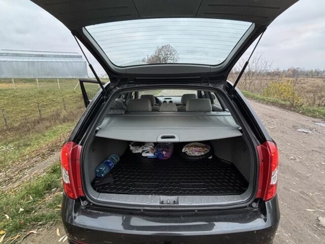 Черный Шевроле Нубира, объемом двигателя 2 л и пробегом 245 тыс. км за 5100 $, фото 3 на Automoto.ua