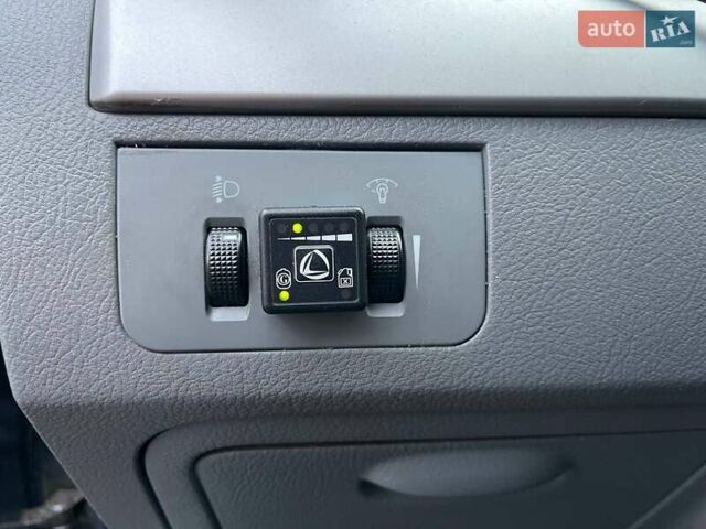 Черный Шевроле Нубира, объемом двигателя 1.8 л и пробегом 233 тыс. км за 5490 $, фото 16 на Automoto.ua