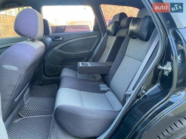 Черный Шевроле Нубира, объемом двигателя 1.8 л и пробегом 233 тыс. км за 5990 $, фото 9 на Automoto.ua