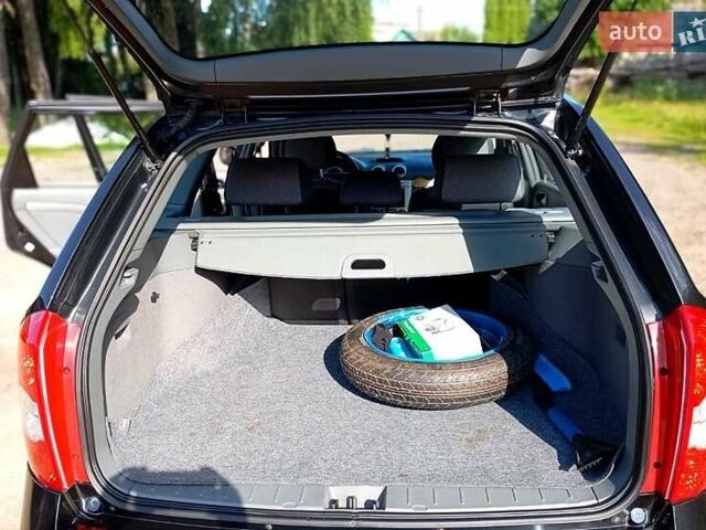 Черный Шевроле Нубира, объемом двигателя 1.8 л и пробегом 200 тыс. км за 5300 $, фото 9 на Automoto.ua