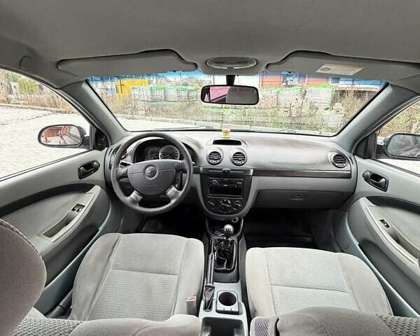 Черный Шевроле Нубира, объемом двигателя 1.6 л и пробегом 322 тыс. км за 5000 $, фото 3 на Automoto.ua