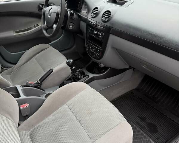 Черный Шевроле Нубира, объемом двигателя 1.6 л и пробегом 322 тыс. км за 5000 $, фото 6 на Automoto.ua