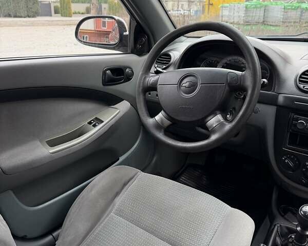 Черный Шевроле Нубира, объемом двигателя 1.6 л и пробегом 322 тыс. км за 5000 $, фото 5 на Automoto.ua