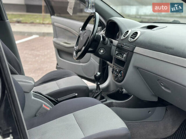 Чорний Шевроле Нубіра, об'ємом двигуна 1.6 л та пробігом 233 тис. км за 4099 $, фото 22 на Automoto.ua