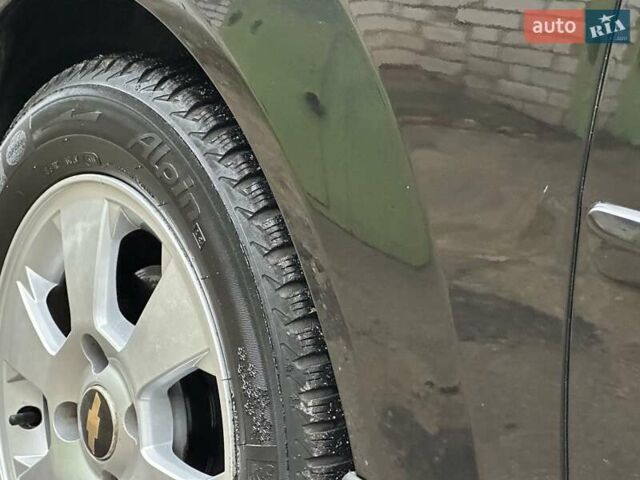 Черный Шевроле Нубира, объемом двигателя 1.6 л и пробегом 205 тыс. км за 5450 $, фото 51 на Automoto.ua