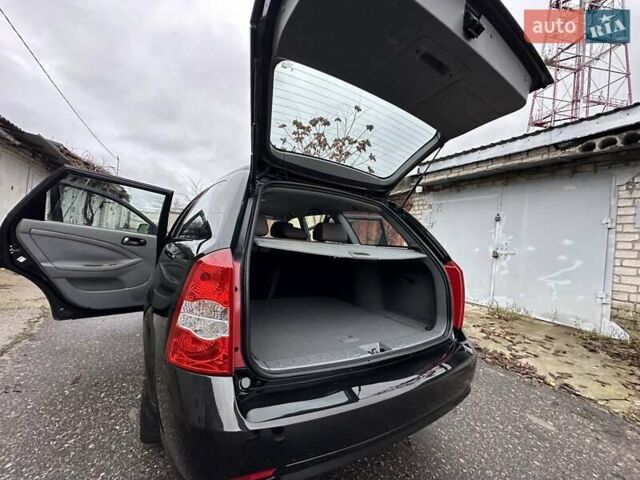 Черный Шевроле Нубира, объемом двигателя 1.6 л и пробегом 205 тыс. км за 5450 $, фото 50 на Automoto.ua