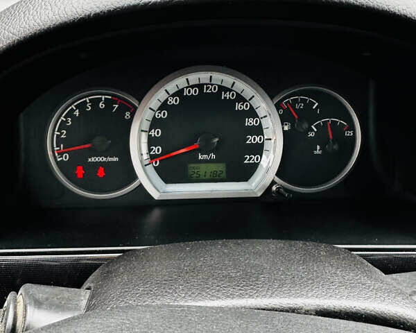 Черный Шевроле Нубира, объемом двигателя 1.6 л и пробегом 252 тыс. км за 4500 $, фото 17 на Automoto.ua