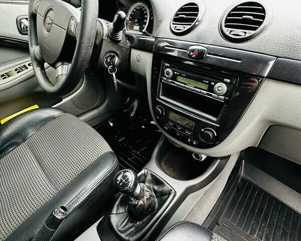 Черный Шевроле Нубира, объемом двигателя 1.6 л и пробегом 252 тыс. км за 4500 $, фото 26 на Automoto.ua