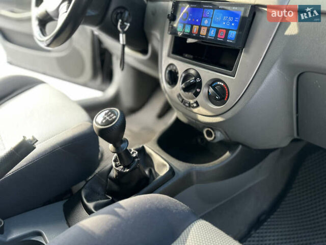 Черный Шевроле Нубира, объемом двигателя 1.6 л и пробегом 230 тыс. км за 4950 $, фото 89 на Automoto.ua