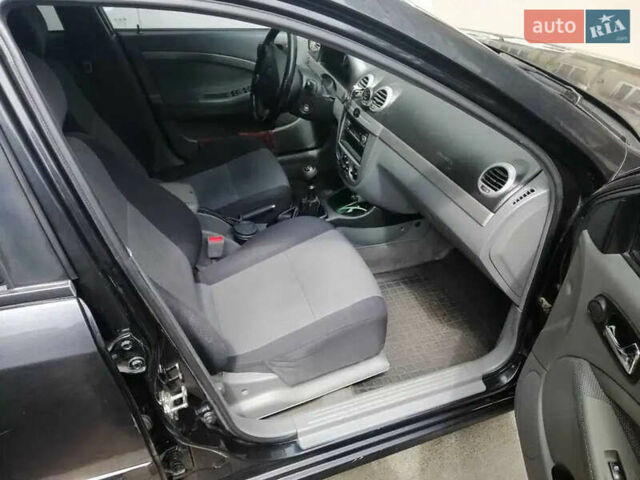 Черный Шевроле Нубира, объемом двигателя 1.6 л и пробегом 240 тыс. км за 4700 $, фото 3 на Automoto.ua