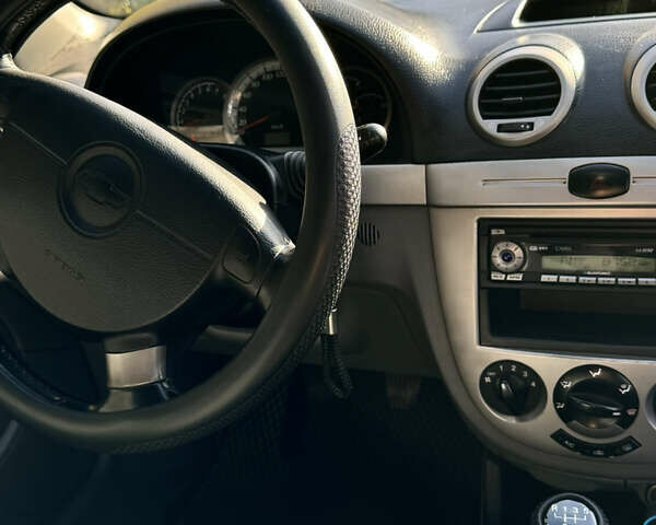 Черный Шевроле Нубира, объемом двигателя 1.6 л и пробегом 228 тыс. км за 4999 $, фото 12 на Automoto.ua