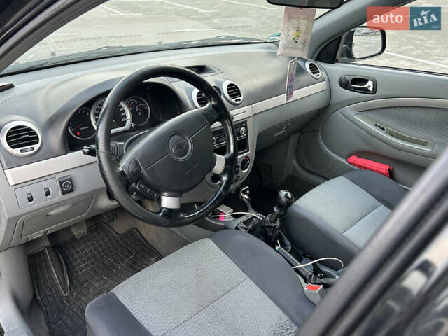 Черный Шевроле Нубира, объемом двигателя 1.6 л и пробегом 174 тыс. км за 4499 $, фото 26 на Automoto.ua