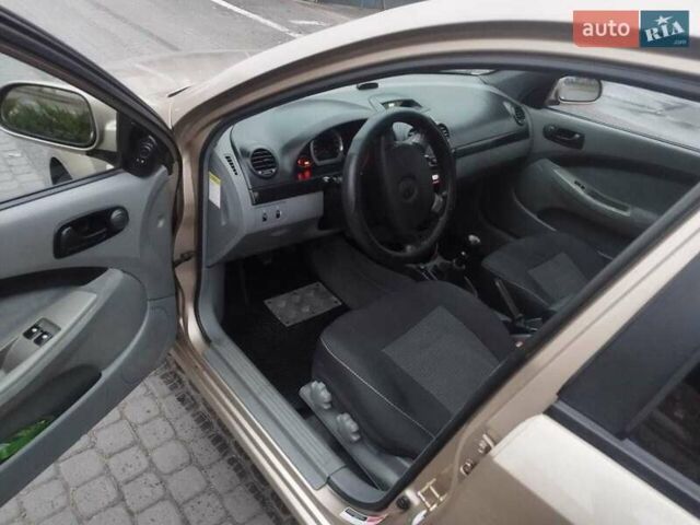 Коричневий Шевроле Нубіра, об'ємом двигуна 1.6 л та пробігом 286 тис. км за 4400 $, фото 13 на Automoto.ua