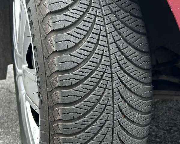 Красный Шевроле Нубира, объемом двигателя 1.6 л и пробегом 222 тыс. км за 3999 $, фото 15 на Automoto.ua